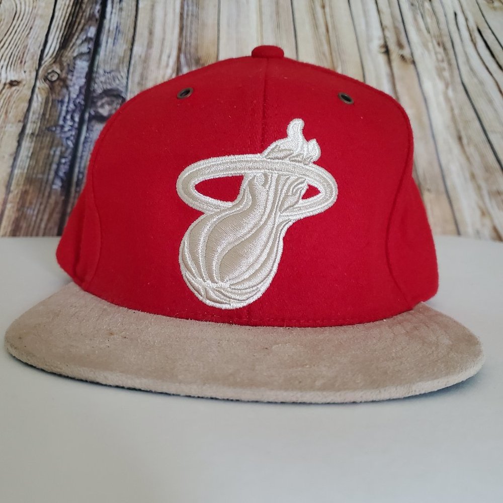 Mitchell & Ness Miami Heat Snapback Hat Cap Red Top Beige Lid Wool